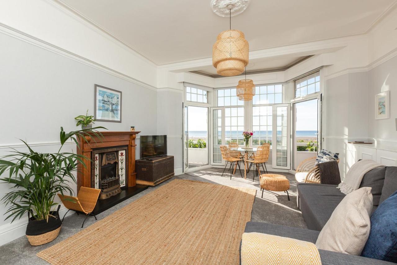 شقة A View Of The Bay- Panoramic Sea Views- Sleeps 4 Westgate-on-Sea المظهر الخارجي الصورة