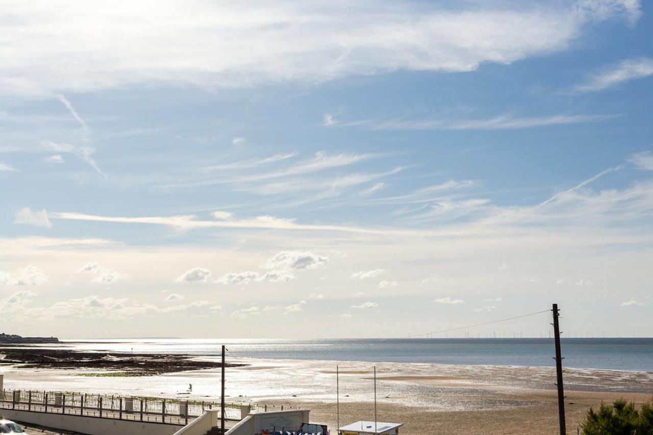 شقة A View Of The Bay- Panoramic Sea Views- Sleeps 4 Westgate-on-Sea المظهر الخارجي الصورة