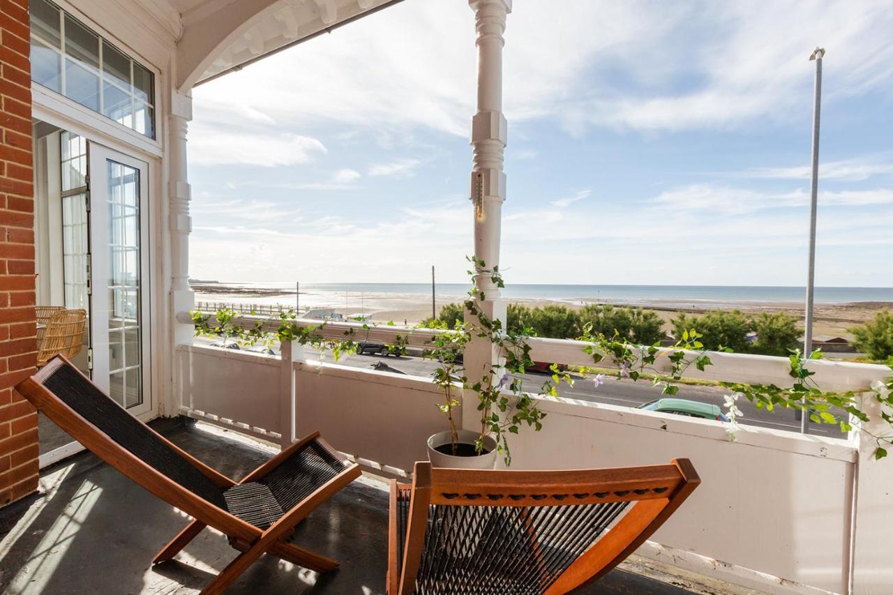 شقة A View Of The Bay- Panoramic Sea Views- Sleeps 4 Westgate-on-Sea المظهر الخارجي الصورة