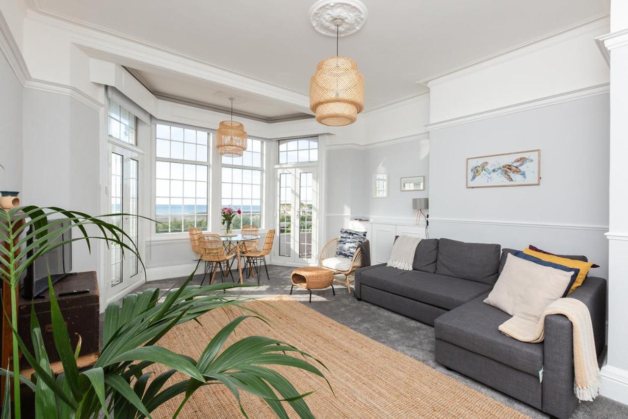 شقة A View Of The Bay- Panoramic Sea Views- Sleeps 4 Westgate-on-Sea المظهر الخارجي الصورة